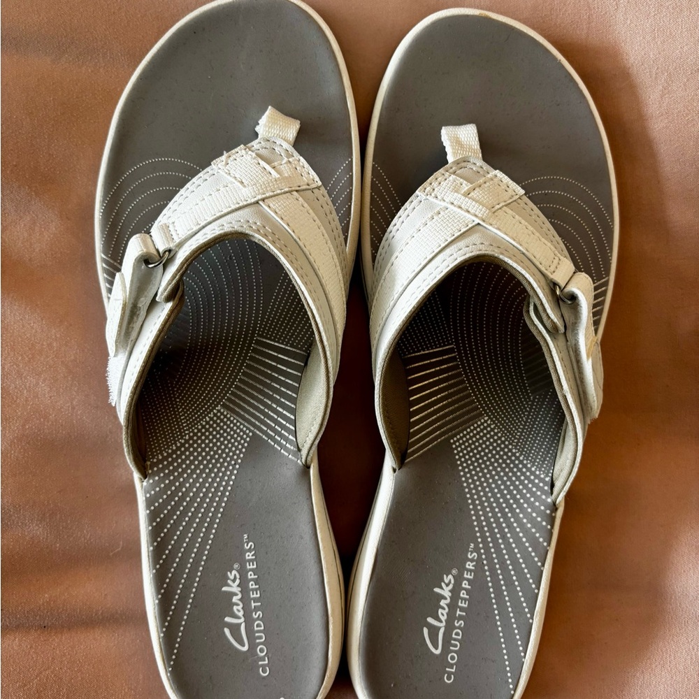 Clarks Cloudsteppers Adjustable Sandals in White Size 10 NWOT
